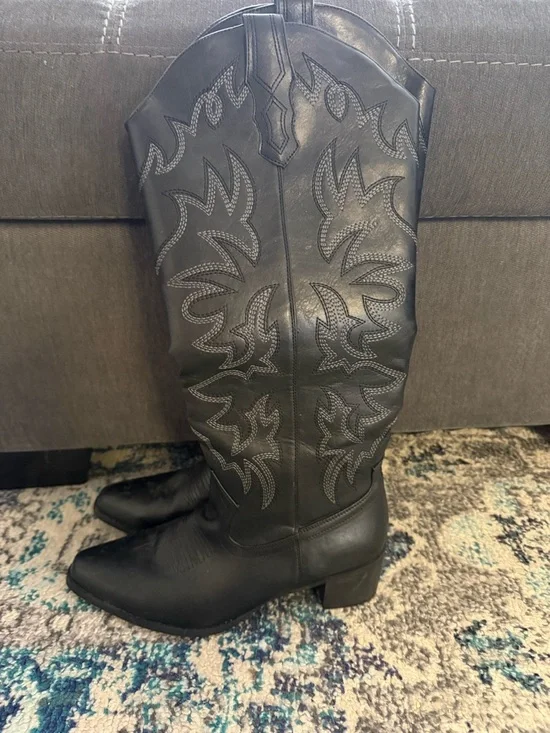 Black Leather Embroidered Cowboy Boot - Picture 7 of 12